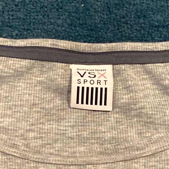 Victoria's Secret Sport top - Picture 2 of 3
